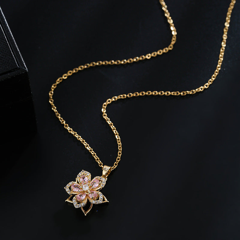Temperament Flower-shaped Rotating Necklace